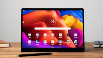 Lenovo Yoga Tab 13 Review: Super Large Screen & HDMI Port