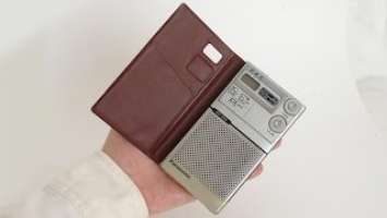 Vintage Mister Thin DELUXE with AM/FM clock & alarm Panasonic transistor radio at collectornet.net