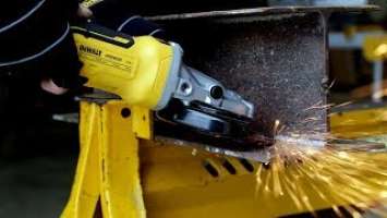 Dewalt DCG405F 18v Brushless Angle Grinder - EXCLUSIVE DEMO