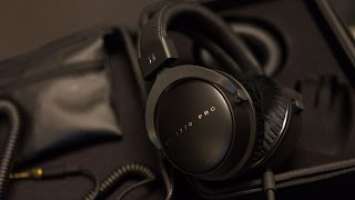 Audio:  Beyerdynamic DT 1770 Headphone Unboxing