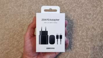 Samsung 25W power adapter (EP-TA800) - Unboxing