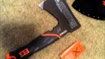 Bear Grylls survival hatchet unboxing/first impres