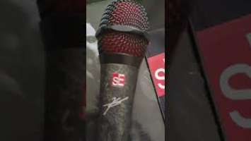 Unbox microphone sE V7 MK MYLES KENNEDY  special edition