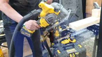 Резка бетона - в работе Акумуляторний штроборез DeWALT DCG200NT