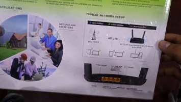 AC750 Wireless Dual Band 4G LTE Router (Archer MR200) UNBOXING