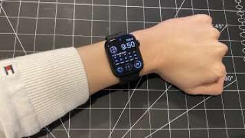 A look to what comes with your Apple Watch Series 8! (45mm midnight aluminum black with nike band)