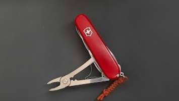 VICTORINOX DELUXE TINKER:  REVIEW